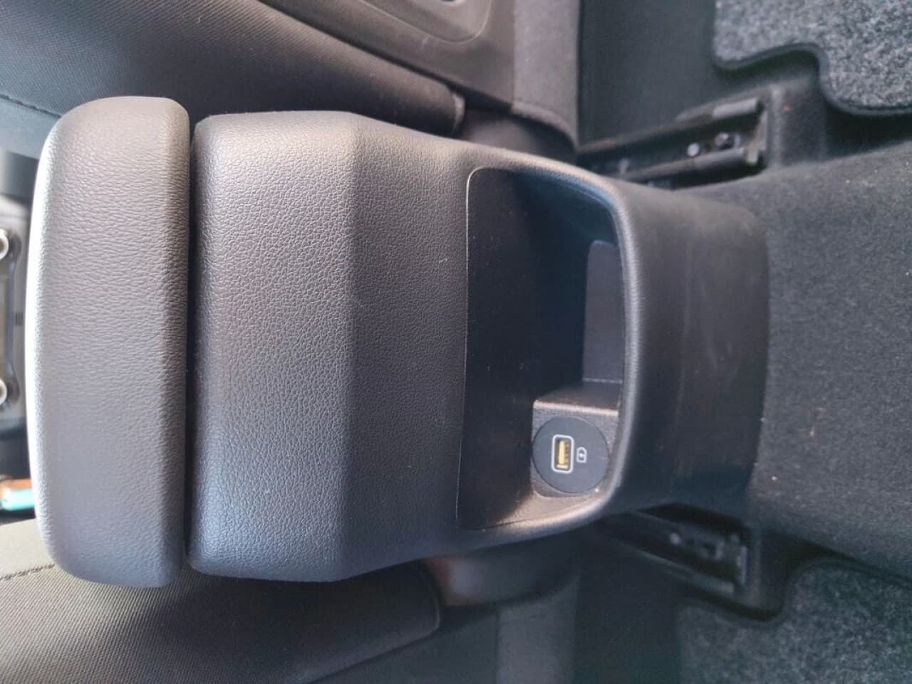 Hyundai Kona - zdjęcie 11