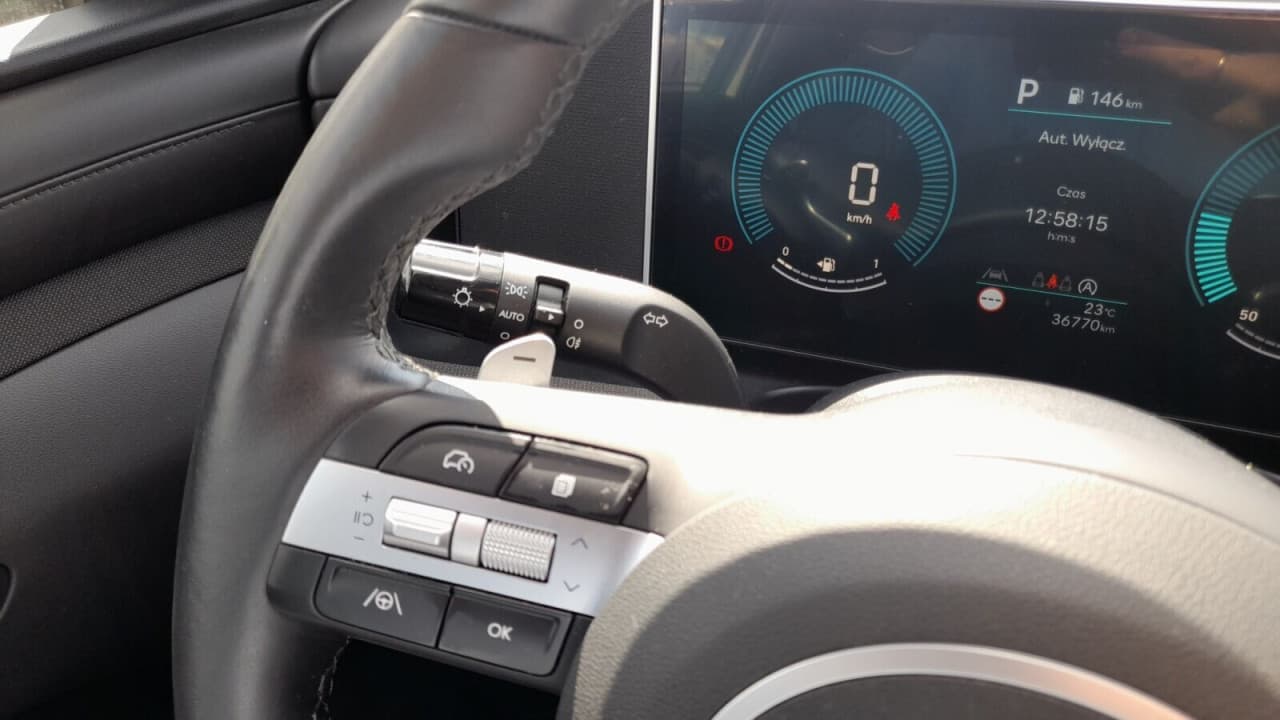 Hyundai Tucson - zdjęcie 16