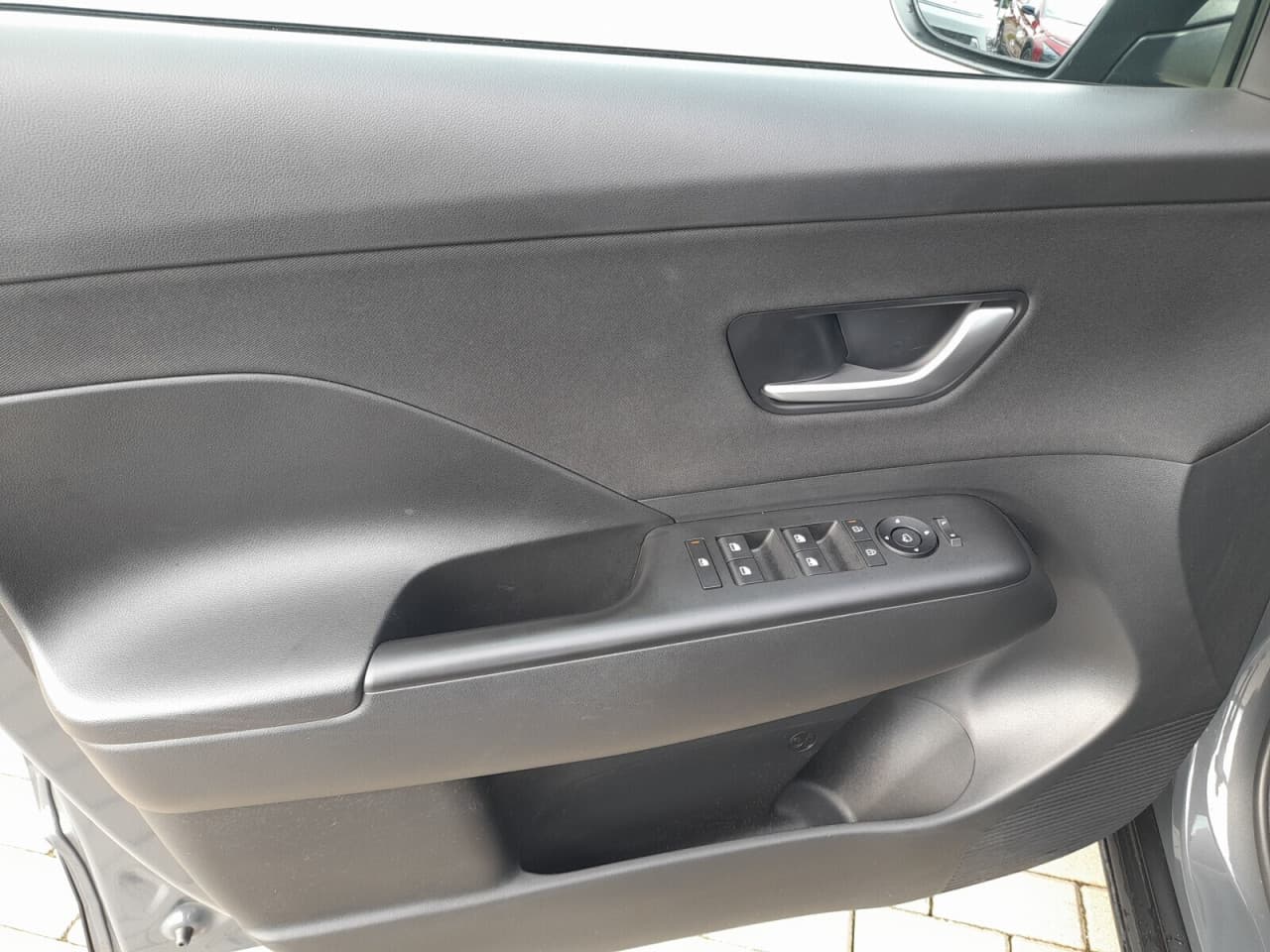 Hyundai Kona - zdjęcie 12