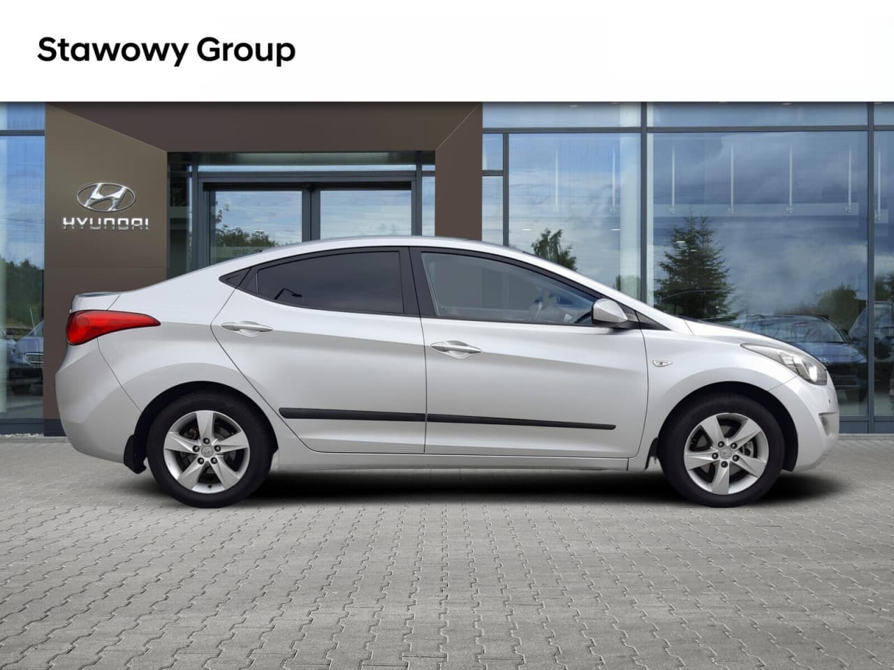 Hyundai Elantra - zdjęcie 7