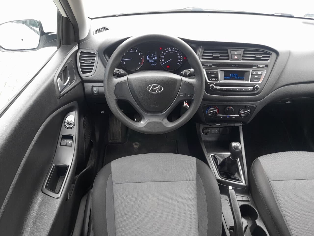 Hyundai i20 - zdjęcie 15