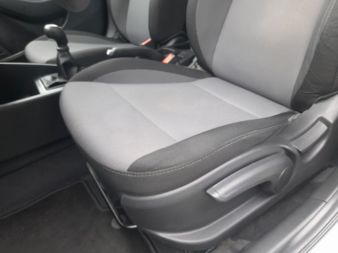 Hyundai i20 - zdjęcie 14
