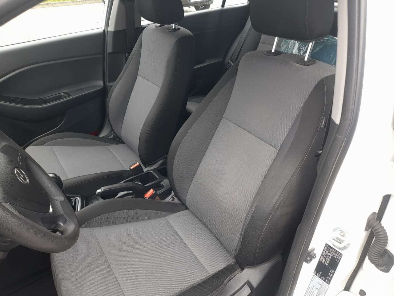 Hyundai i20 - zdjęcie 13