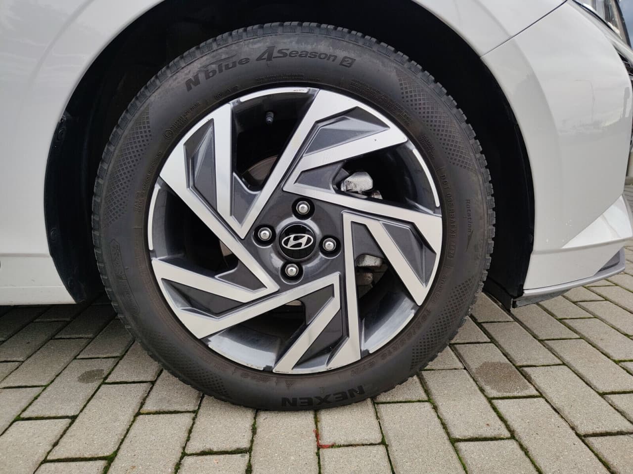 Hyundai i20 - zdjęcie 20